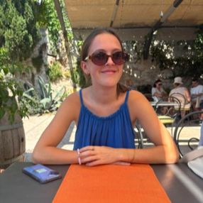 Fran, Babysitter à Nevele