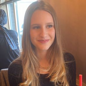 Nell, Babysit in Malderen