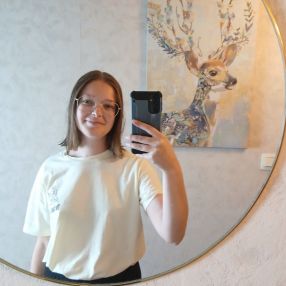 Febe, Babysitter à Wervik