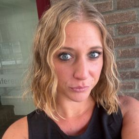 Evelien, Babysitter in Grimbergen