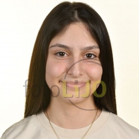 Elif, Babysitter à Maasmechelen