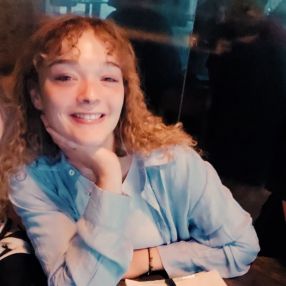 Elisa, Babysit in Komen-Waasten