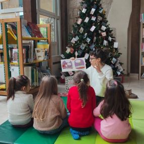 Paola, Babysit in Sint-Gillis