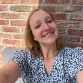 Nina, Babysit in Deinze