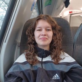 Eline, Babysitter à Bocholt