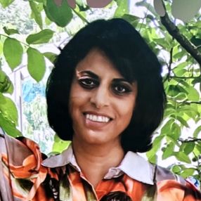 Usha, Babysit in Geel