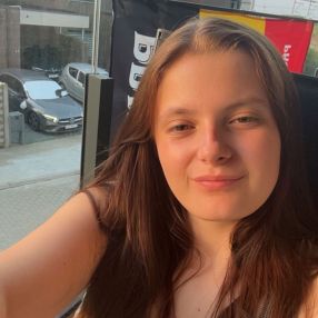 Arwen, Babysitter à Tielt