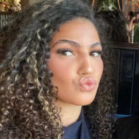 Esra, Babysitter à Londerzeel