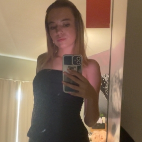 Unna, Babysitter à Zottegem