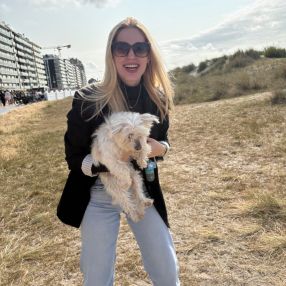 Louise, Babysitter à Zonnebeke