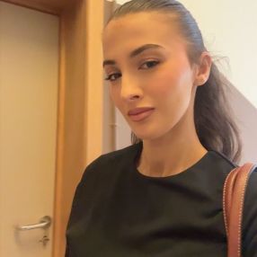 Rinesa, Babysitter à Ciney