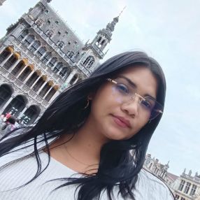 Jennifer, Babysitter à Etterbeek