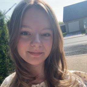 Julie, Babysit in Oudsbergen