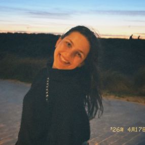 Abigail, Babysit in Ronse