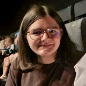 Chloe, Babysitter à Quaregnon