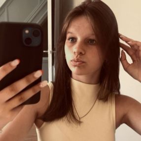 Maylee, Babysitter à Anzegem