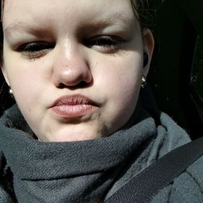 Fleur, Babysitter in Waregem