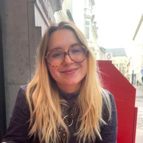 Fieke, Babysit in Gent