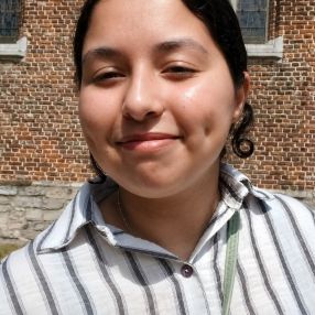 Tasnim, Babysitter in Zulte