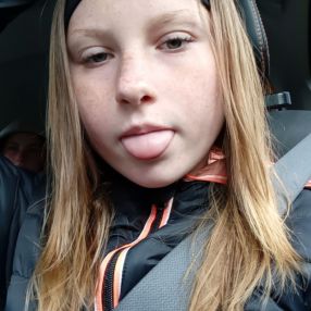 Elena, Babysit in Ruisbroek