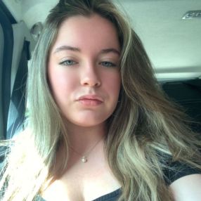 Kaena, Babysitter in Roeselare