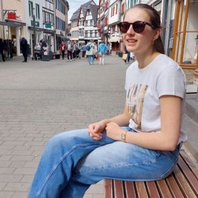 Lauren, Babysitter in Beringen