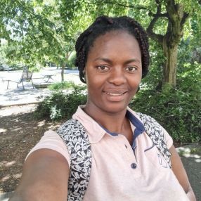 Nelly charlene, Babysitter à Saint-Georges-sur-Meuse