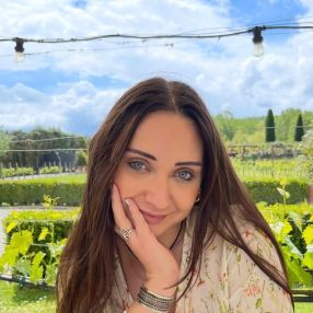 Francesca Maria, Babysitter à Brussel