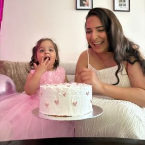 Sueda, Babysitter in Antwerpen