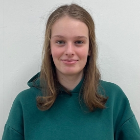 Feline, Babysitter in Roeselare