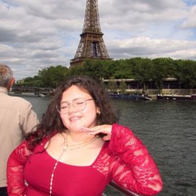 Morena, Babysitter à Farciennes