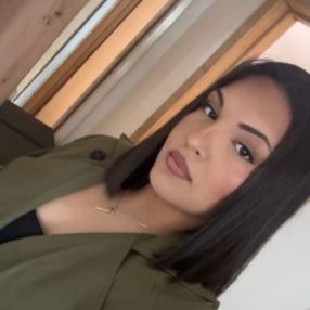 Nida, Babysitter à Lovendegem