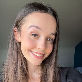 Emma, Babysitter à Andenne