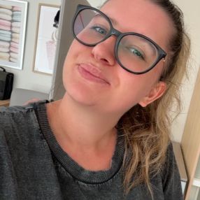 Femke, Babysitter à Haaltert