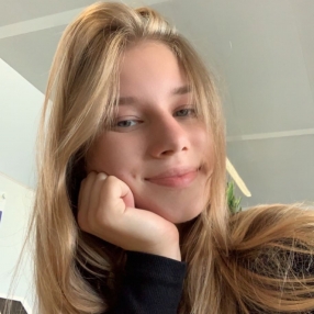 Liesl, Babysitter in Gavere