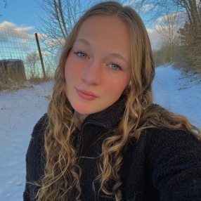 Charlotte, Babysit in Houffalize