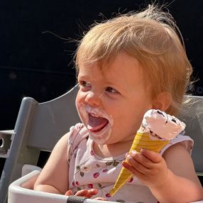 Chloe, Gezin in Stekene
