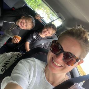 Laure, Gezin in Charleroi