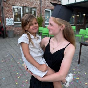 Laura, Gezin in Schoten