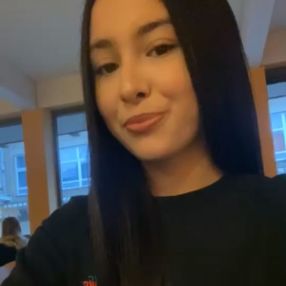 Oumnia, Babysitter à Dendermonde