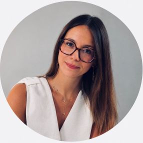 Elenyse, Babysitter à Doornik