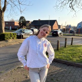 Ella, Babysit in Zedelgem