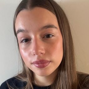 Julie, Babysit in Brasschaat