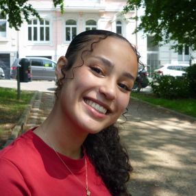 Dounia, Babysit in Verviers