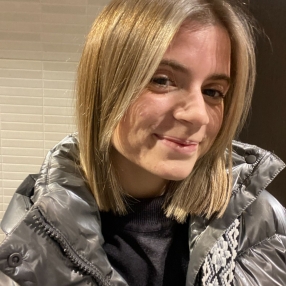 Ada, Babysitter à Brussel