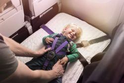 Asiento para viajar con niños en avión de Air New Zealand