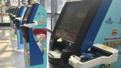 Máquinas de check in de avión de Toy Story