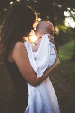 Debate igualdad permiso de paternidad a baja de maternidad