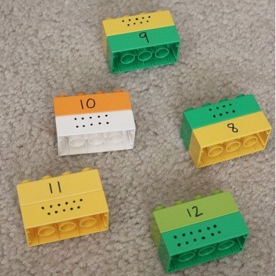 jugar con números piezas lego