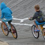 insegnare ai bambini ad andare in bicicletta